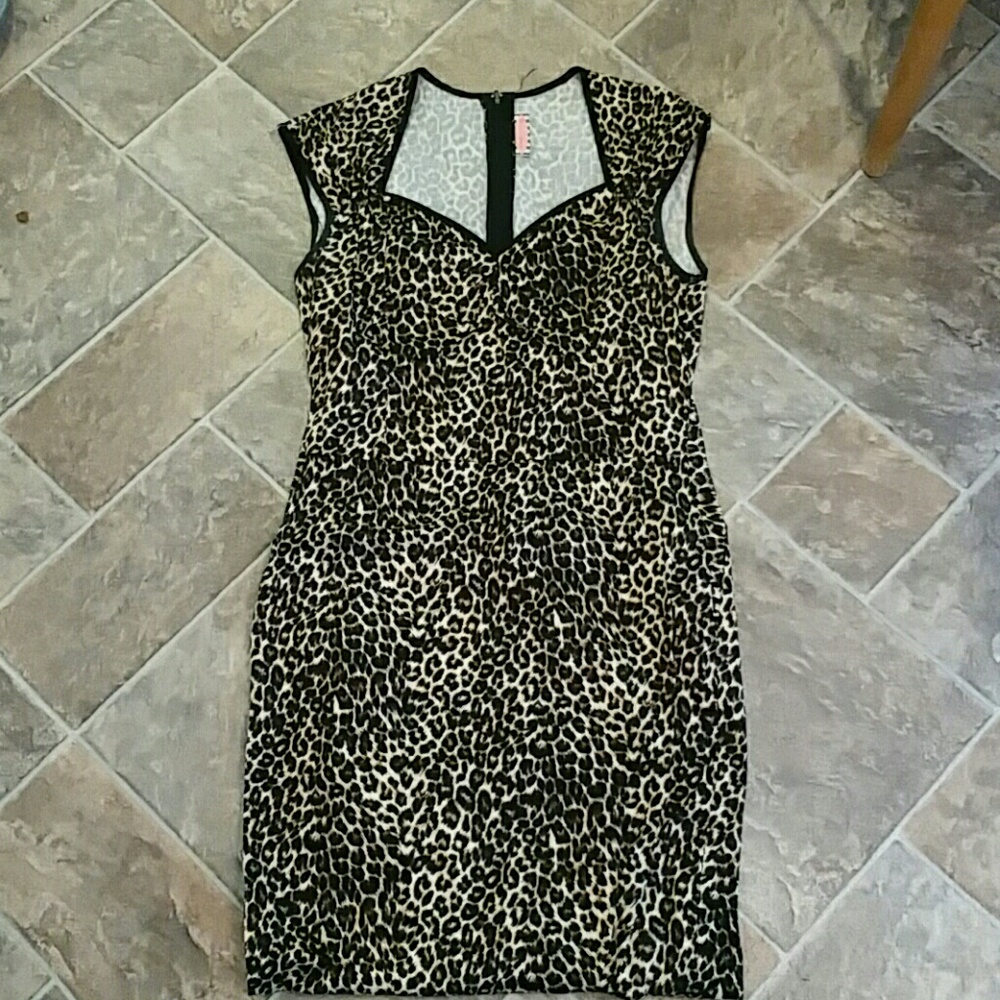 Pinup Couture leopard  dress - pinupgirl clothing